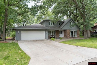 1577 1577 Sherwood, North Mankato, MN 56003