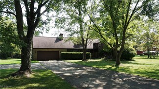 422 N Munroe Rd, Tallmadge, OH 44278