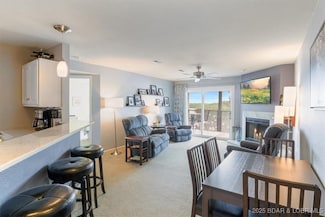 222 Park Place Ln Unit 2A, Kaiser, MO 65047