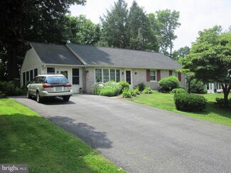 1512 Springside Dr, Lancaster, PA 17603