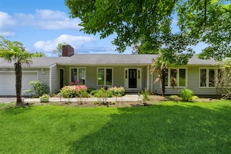 140 Old Farm Rd S, Pleasantville, NY 10570