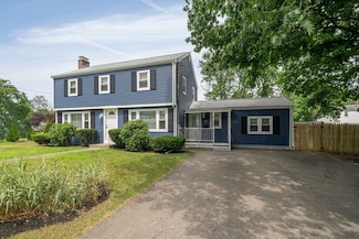 33 Gates Ave, Hudson, MA 01749