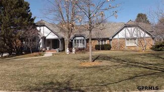 9856 Devonshire Dr, Omaha, NE 68114