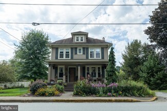 19 Main St, Felton, PA 17322