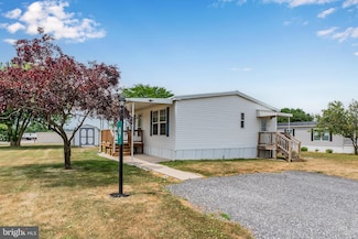 9 Maizefield Dr, Shippensburg, PA 17257