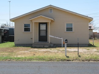 106 NE Ave G, Andrews, TX 797`1