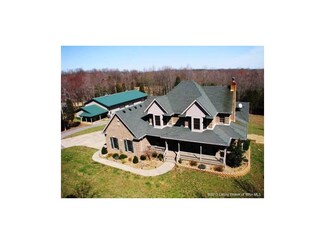 9858 Walk Dr NE, Greenville, IN 47124
