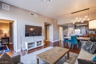150 Las Vegas Blvd N Unit 807, Las Vegas, NV 89101