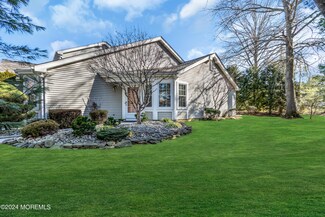 124 Linden Ln, Freehold, NJ 07728