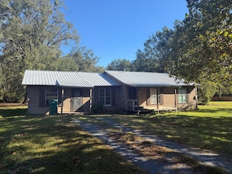 221 E Browning St, de Kalb, TX 75559