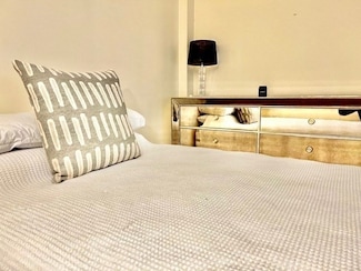 2 Earhart St Unit T121, Cambridge, MA 02141