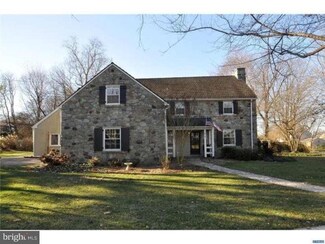 2 Edgewood Rd, Wilmington, DE 19803