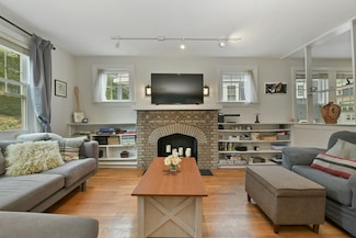 11 Goodway Rd Unit 1, Jamaica Plain, MA 02130