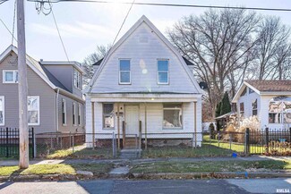 1920 W Millman St, Peoria, IL 61605