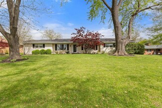 34 Country Fair Ln, Saint Louis, MO 63141