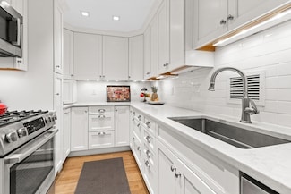 85 E India Row Unit 9G, Boston, MA 02110