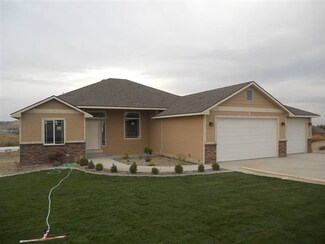 674 S Oklahoma St, Kennewick, WA 99336