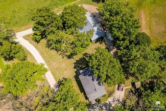 3881 S 20th St, Manhattan, KS 66502