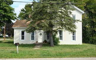 501 E Paw St, Paw Paw, MI 49079