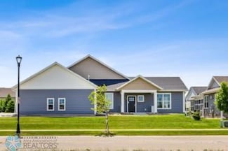 4922 Avery Ln S, Fargo, ND 58104
