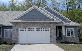 14 Pond Ridge Cir, Coralville, IA 52241