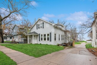 467 N Shore Dr, Forest Lake, MN 55025