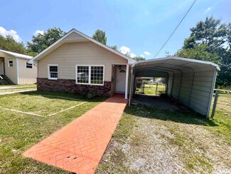 215 Beaumont St, Zeigler, IL 62999