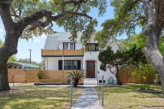 332 N Houston St, Aransas Pass, TX 78336