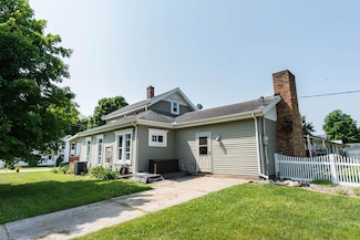 185 Race St, Constantine, MI 49042