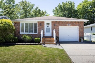 39 Gary Ln, Buffalo, NY 14227