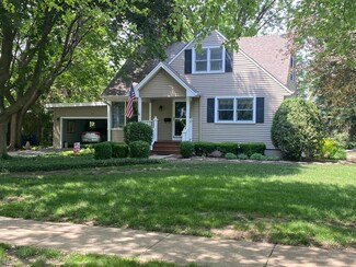 829 E North St, Itasca, IL 60143