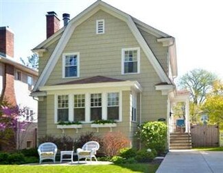 2209 Lincolnwood Dr, Evanston, IL 60201