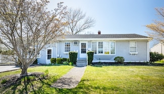 133 Deer St, Somerset, MA 02726