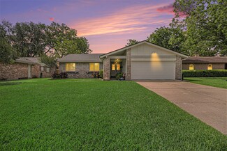 4314 Saffron Ln, Friendswood, TX 77546
