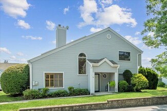 54 Tennis Court Ln Unit 54, Mohegan Lake, NY 10547