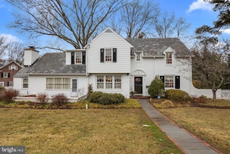 912 Greenway Ave, Yardley, PA 19067
