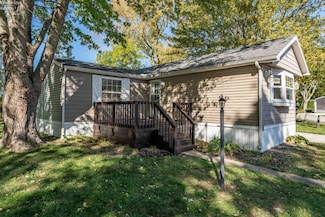 164 Driftwood Dr, Port Clinton, OH 43452