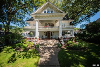 210 W Walnut St, Harrisburg, IL 62946