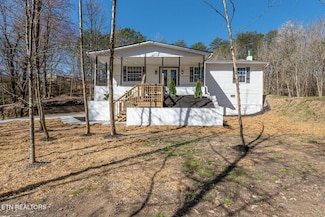 2055 Lake City Hwy, Clinton, TN 37716