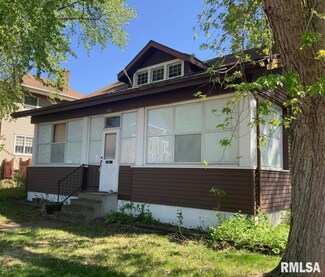422 5th St, Lacon, IL 61540