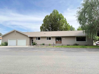 16 W Douglas St, Harrington, WA 99134