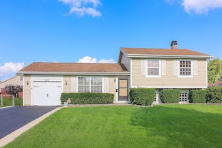 825 Prairie Ave, Bartlett, IL 60103