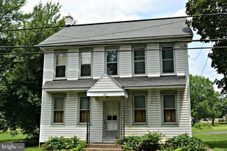 29 School House Rd, Lancaster, PA 17603