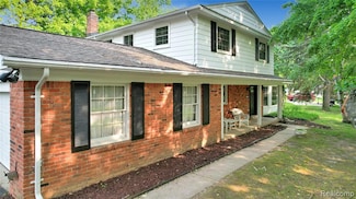 4301 Macqueen Dr, West Bloomfield, MI 48323