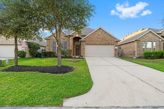 2205 Maple Point Dr N, Conroe, TX 77301
