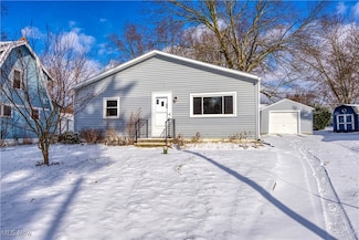 71 Delora Dr, Akron, OH 44319