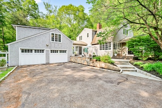 1111 Rock Rimmon Rd, Stamford, CT 06903