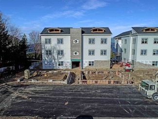 603 Lakeview Ave Unit 1, Petoskey, MI 49770