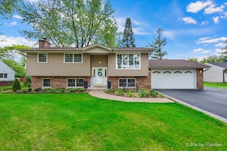 537 71st St, Darien, IL 60561
