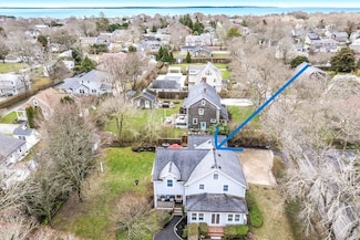 63 Queen St, Falmouth, MA 02540